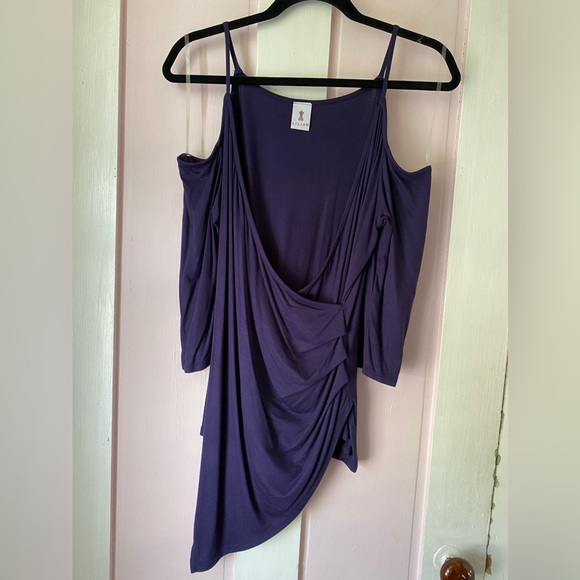 Lilian Cold Shoulder Top - Picture 11 of 12